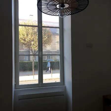 Le Nid Des Rois, A 2 Pas De La Cathedrale Remeš