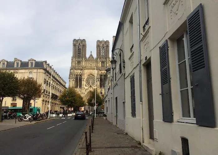 Le Nid Des Rois, à 2 Pas De La Cathédrale Appartement